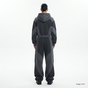 Conjunto Deportivo Personalizado para Mujer, Sudadera con Paneles en Contraste Gris Oscuro y Pedrería, Pantalones Jogger Anchos, Felpa de Algodón, Venta al Por Mayor OEM - Product Image 2