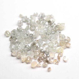 Coffret de Diamants Naturels de Qualité Supérieure, Conçu pour les Grossistes d'Accessoires Haut de Gamme, avec une Aura de Feu Blanc Éblouissante - Product Image 5