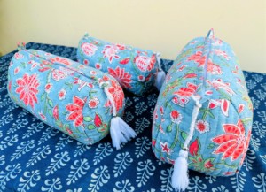 Pochette de voyage en coton pour femmes, personnalisée, faite à la main, avec monogramme floral matelassé, pour cosmétiques - Product Image 4