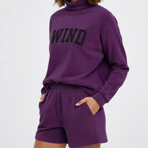 ชุดเซ็ตเสื้อคอเต่าและกางเกงขาสั้นผู้หญิง คุณภาพดีที่สุด ผ้าฝ้ายฟลีซ สไตล์สตรีทแวร์ เป็นมิตรกับสิ่งแวดล้อม แห้งเร็ว ระบายอากาศได้ดี น้ำหนักเบา - Product Image 1