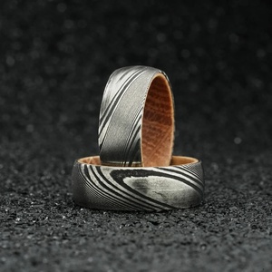 Anillo de Boda de Acero de Damasco Hecho a Mano con Patrón de Grano de Madera, Moderno, Personalizado, Proveedor Mayorista OEM - Product Image 3