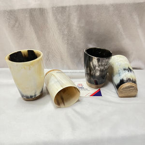 Ensemble de trois verres en corne sculptés à la main, d'origine éthique, par un artisan indien, inspiré du style viking, poli, pour boisson (type Ale) - Product Image 4