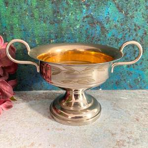 ถ้วยรางวัลโลหะชุบทองคุณภาพสูงพร้อมแผ่นสลักลาย ราคาโรงงานจากอินเดีย - Product Image 2