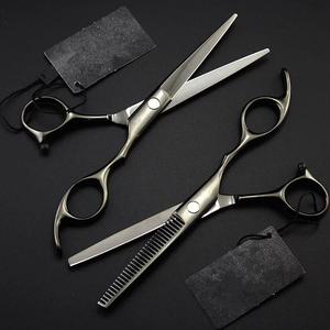 Ensemble de ciseaux de coiffure professionnels, lames en acier inoxydable tranchantes, design léger, manche moyen, pour droitiers, pour usage en salon - Product Image 3