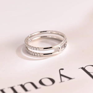 แหวนแต่งงานทองคำขาว 14K ประดับเพชรเพาะเลี้ยงแบบ Pavé สองแถว - Product Image 3