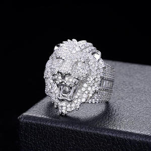 Anillo de lujo para hombre, de plata 925 con diamante cultivado en laboratorio, inspirado en animales, para compradores mayoristas de joyería. - Product Image 1