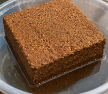 Engrais en bloc biodégradable écologique et nutritif pour la plantation de fleurs et de légumes, utilisation universelle en jardinage, fabriqué en Inde - Product Image 3