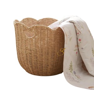 Elegant Scalloped Edge Seagrass Laundry <b>Basket</b> Handwoven Round Clothes Storage <b>Hamper</b> with Built-in Handles <b>for</b> Home - Product Image 2
