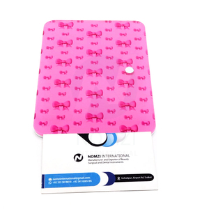Nuevo Producto: Losetas Acrílicas para Pestañas en Color Rojo Nude Sostenible con Lazo, Personalizables en Color y Diseño, Losetas Magnéticas para la Creación de Pestañas - Product Image 2