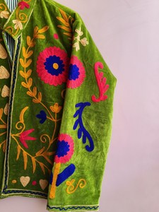 Chaqueta de Mujer con Bordado Suzani de Pavo Real en Colores Vibrantes, Estilo Boho Chic, Prenda Exterior Artística para Damas - Product Image 6