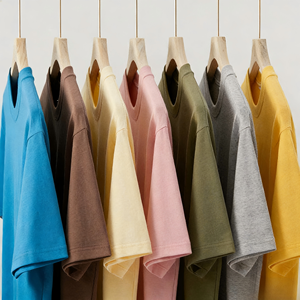 เสื้อยืดคอกลมแขนสั้นทรงปกติสำหรับผู้ชาย ผ้าเจอร์ซีย์เนื้อแน่น 240 กรัม พิมพ์ลายด้านหน้าแบบพัฟ รับผลิตแบบ OEM ODM พร้อมสกรีนโลโก้ตามสั่ง - Product Image 3