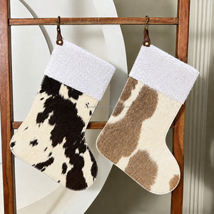 Chaussette de Noël en cuir de vachette véritable, chaussette de Noël en peluche, décoration de Noël douillette et moelleuse pour cheminée, arbre, maison et cadeaux - Product Image 2