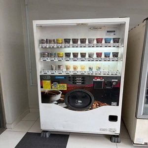 Combo Food Vending Machine With Snacks And Chilled Drinks Touchscreen Interface Card Reader And Efficient Product Storage - Product Image 1