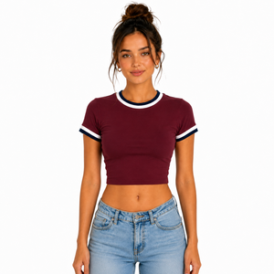 Camiseta Deportiva Premium de Manga Corta con Bloques de Color, Corte Ajustado, Transpirable, Cuello Redondo, Logotipo en Contraste, Estilo Retro - Product Image 1