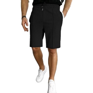 Nouveaux shorts décontractés pour hommes en tissu gaufré uni avec cordon de serrage, polyvalents, pour l'extérieur, style urbain, anti-froissement, séchage rapide, élastiques - Product Image 2