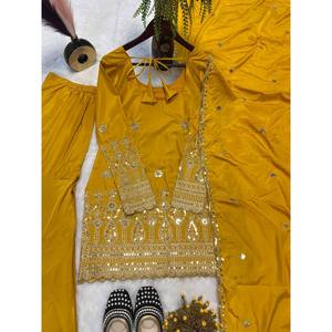 Hermoso Conjunto de Salwar Kameez de Seda para Fiesta, Top, Pantalón y Dupatta con Bordado de Lentejuelas - Product Image 3