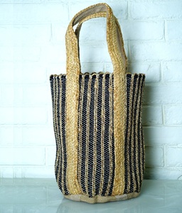 Sac cabas en paille noir style bohème, ouvert, écologique, pour voyage et shopping estival, pour femme - Product Image 1
