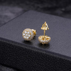 Boucles d'oreilles clous en diamant de laboratoire plaqué or de qualité supérieure, argent sterling 925, bijoux sophistiqués pour femmes - Product Image 1