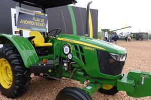 Tracteur utilitaire compact JOHNN DEERRE 5060E en gros : Caractéristiques avancées, durabilité, composants agricoles essentiels (moteur, boîte de vitesses) - Product Image 3