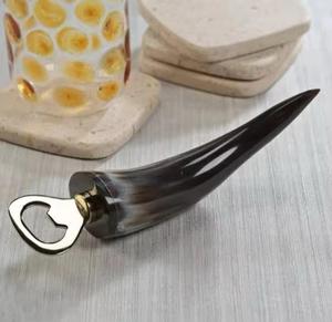 Ouvre-bouteille en corne de buffle polie, écologique, forme naturelle, durable, style rustique moderne, décoration artisanale pour la maison - Product Image 5