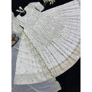 Ensemble Lehenga pour femmes de créateur comprenant un beau haut et un bas Dupatta pour les occasions spéciales - Product Image 3
