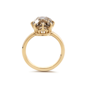 Bague solitaire élégante en or jaune 18 carats avec diamant de laboratoire taille coussin de 4,5 ct, sertie de 8 griffes, bijou de cocktail et bague de fiançailles - Product Image 4