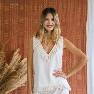 Top Corto Blanco Bohemio con Flecos para Mujer, Top sin Mangas con Cuello en V de Algodón Crudo, Top de Playa de Tela Bohemia - Product Image 4