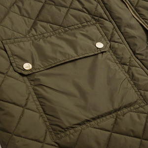 Chaleco Acolchado Corto de Nailon Personalizado con Logotipo, Chaqueta sin Mangas de Invierno para Mujer, Fabricante de Wuhan - Product Image 4