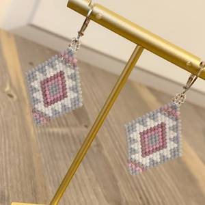 Pendientes colgantes geométricos de cuentas de diamante, rosa pastel, gris, blanco, estilo bohemio, hechos a mano, joyería de moda para mujer, diseño para la creación de joyas - Product Image 2