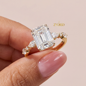 Bague de fiançailles et de mariage en diamant de laboratoire taille émeraude 2,08 CT avec diamant central émeraude et diamants latéraux marquise en argent 925 - Product Image 1