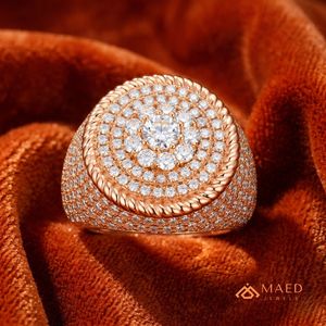 Anillo de Moissanita Chapado en Oro Rosa con Clúster, Halo Redondo y Pavé, Banda de Declaración, Joyería Hip Hop, Regalo para Hombre, Estilo Elegante Miami Chicago USA - Product Image 3