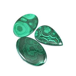 Prix de gros – Cabochon de malachite verte 100 % naturelle, pierre précieuse en vrac du Rajasthan pour la fabrication de bijoux en argent - Product Image 1