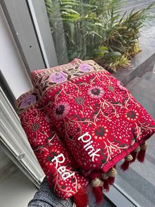 Sari de Seda Banarasi de Lujo con Diseño de Tejido Floral |   Sari de Boda Indio de Diseño con Borde de Zari y Blusa - Product Image 1