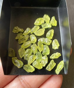 Cristales de Peridoto en Bruto, Piedra Preciosa Verde Natural, Piedra de Nacimiento de Agosto, para Fabricación de Joyas, Suministro al por Mayor - Product Image 5