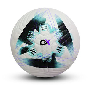 Ballon de football de qualité professionnelle en cuir PU, offrant une qualité constante, adapté aux matchs et aux tournois compétitifs. - Product Image 6