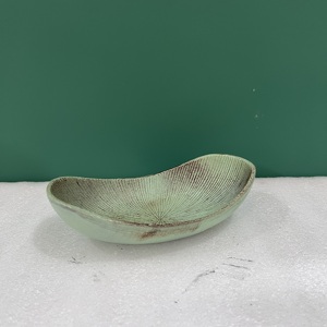 Tazón de Servir Decorativo de Aluminio con Forma de Hoja, Plato de Metal Texturizado Verde, Decoración para el Hogar, Vajilla - Product Image 1