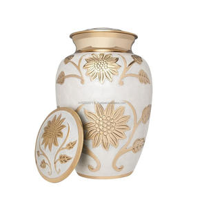Urne de cendres humaines de crémation pour adultes en laiton de luxe pour le stockage de restes humains avec finition artisanale antique - Product Image 1