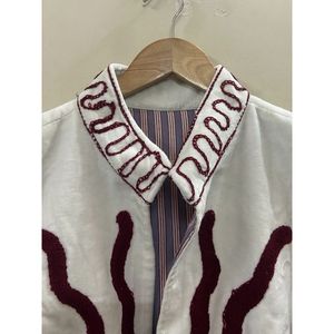 Veste blanche ample pour femme, col rabattu, broderie géométrique soleil éclatant, manches longues, style Y2K, fermeture ouverte et col mandarin - Product Image 3