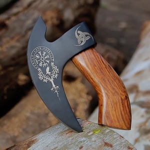 หัวขวานโทมาฮอว์คแบบแกะสลัก DIY ใบมีดเหล็กคาร์บอน ด้ามไม้ ดีไซน์แบบไวกิ้ง สำหรับการเอาชีวิตรอดกลางแจ้ง รับประกัน 3 ปี - Product Image 1