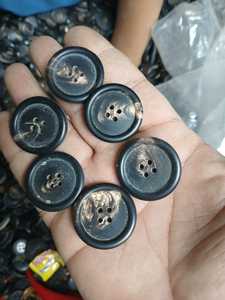 กระดุมทำมือจากเขาควายทรงกลม หลากสีสัน กันน้ำ คุณภาพสูง สำหรับงาน DIY เสื้อผ้าและเครื่องประดับ ขายส่งแบบธรรมชาติ - Product Image 3