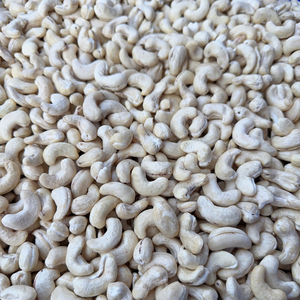 Noix de cajou en vrac SANTIGO à courte délai de livraison – Grains de noix de cajou - Product Image 1