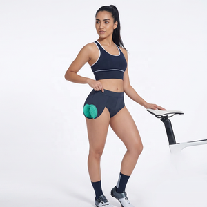 Shorts de cyclisme ajustés pour femmes, anti-humidité, avec rembourrage 3D et inserts en gel vert, longueur courte, en Spandex et Nylon - Product Image 4