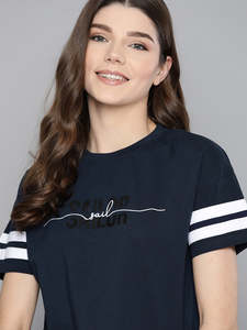 เสื้อยืดทรงบ็อกซี่สีกรมท่าคุณภาพสูงสำหรับผู้หญิง พิมพ์ลายสกรีน คอกลม ผ้าฝ้ายแท้ แห้งเร็ว รับสกรีนลายตามสั่ง - Product Image 4