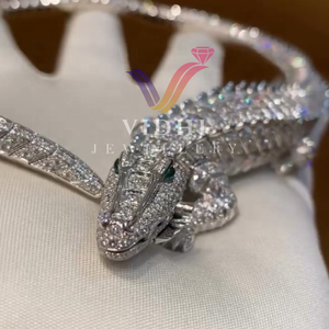 Vidhi Jewellery Collier ras du cou Hip Hop personnalisé en or blanc 14KT Crocodril moissanite diamant LGD unisexe pour femmes - Product Image 2