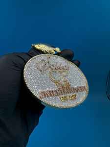 Colgante Medallón Redondo con Logotipo Personalizado, Chapado en Oro sobre Plata de Ley 925, con Diamantes de Moissanita, Estilo Hip Hop - Product Image 5
