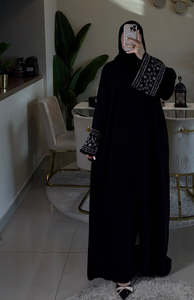 Abaya Negra de Manga Larga para Mujer, Estilo Modesto, Cuello Alto, Color Sólido, Corte Regular, Uso Diario, Oración del Eid, Estilo de Medio Oriente - Product Image 5