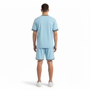 Ensemble 2 pièces pour homme : T-shirt décontracté à manches courtes imprimé et ensemble de survêtement avec logo brodé - Product Image 3