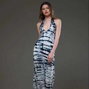 Combinaison bleue tie-dye à col en V pour femme, sans manches, dos nu, jambes larges, tenue d'été décontractée en une seule pièce - Product Image 2