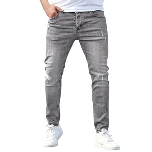 Jeans skinny à la mode pour hommes en denim gris clair avec décoration déchirée et poches nouveaux vêtements pour hommes vente en gros - Product Image 1