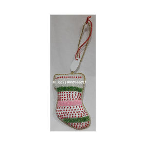 Ornement de Noël suspendu en forme d'arbre, en tissu Zari brodé, couleur menthe, idéal pour la décoration des fêtes. - Product Image 4